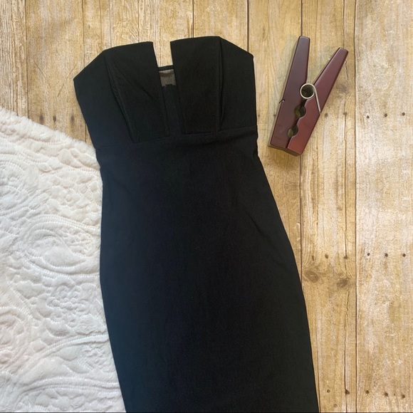 Lulus Dresses & Skirts - Lulu’s strapless little black dress NWT